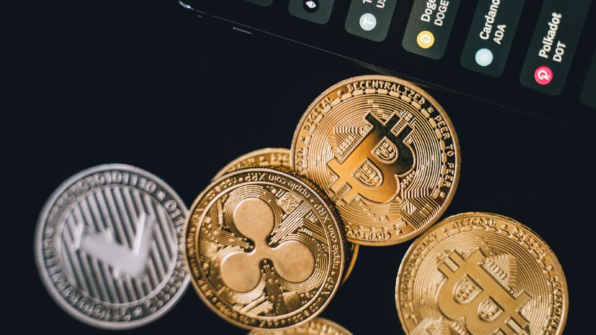 Bitcoin Miners Selling or Holding