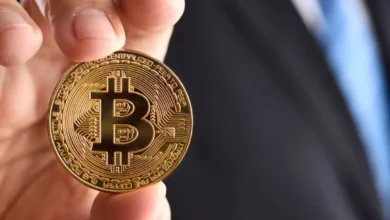 Bitcoin Consolidates Near